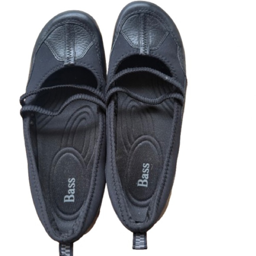 Bass Black Flats Slip-On Shoes with Comfortable Padding